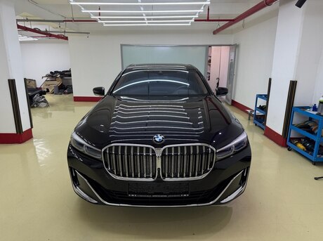BMW 740