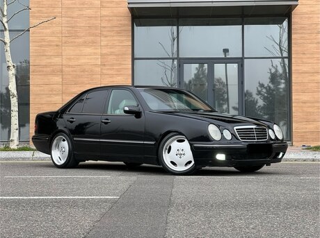 Mercedes E 320