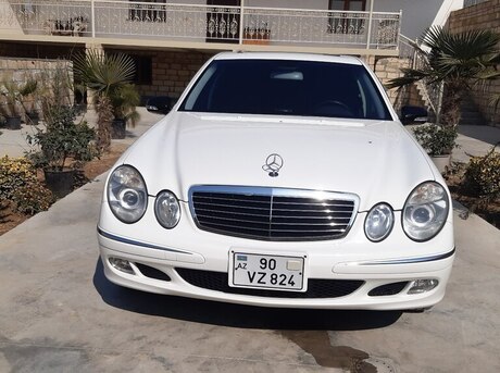 Mercedes E 240