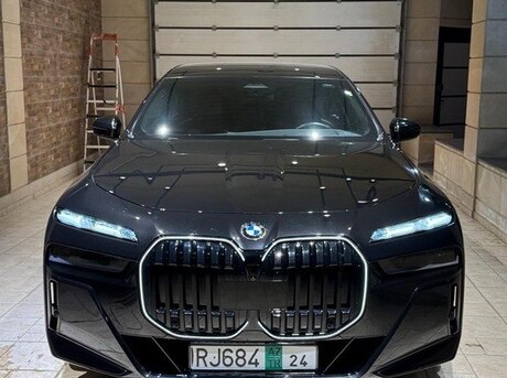 BMW 740