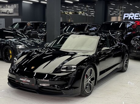 Porsche Taycan 4S