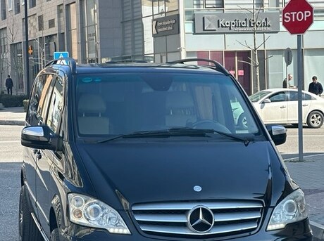 Mercedes V 220 2010