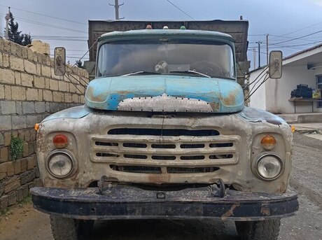 ZIL 130