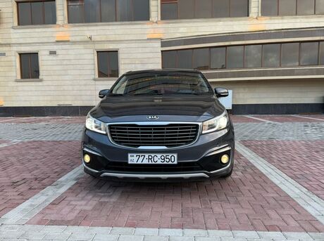 Kia Carnival