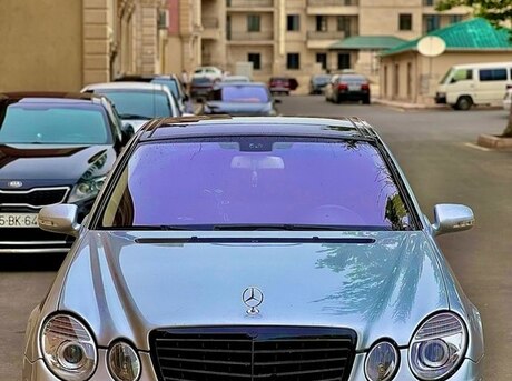 Mercedes E 280