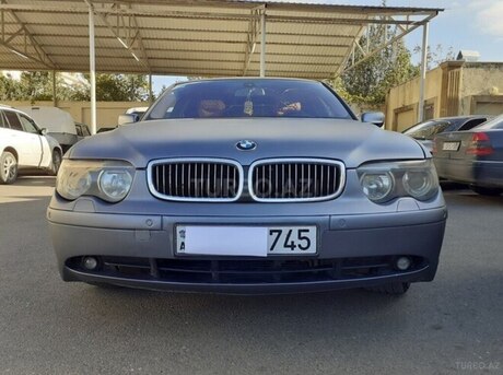 BMW 745