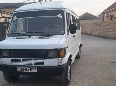 Mercedes 208 D 1990