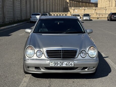 Mercedes E 320