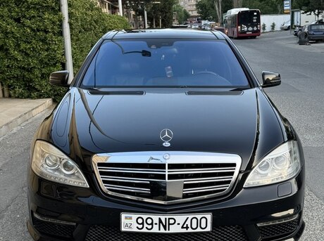 Mercedes S 550