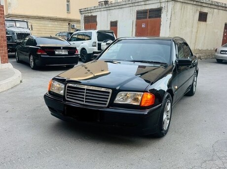 Mercedes C 200