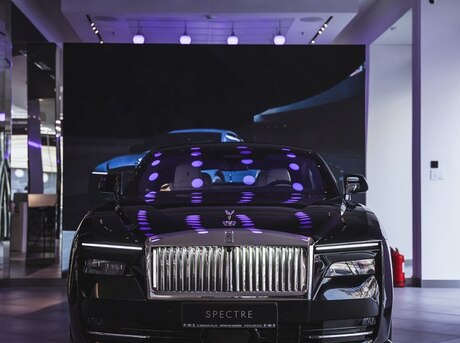 Rolls-Royce  2024