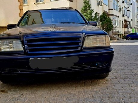 Mercedes C 200
