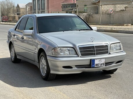Mercedes C 200