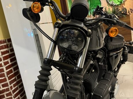 Harley-Davidson XL883N Sportster Iron 883