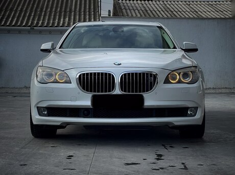 BMW 750