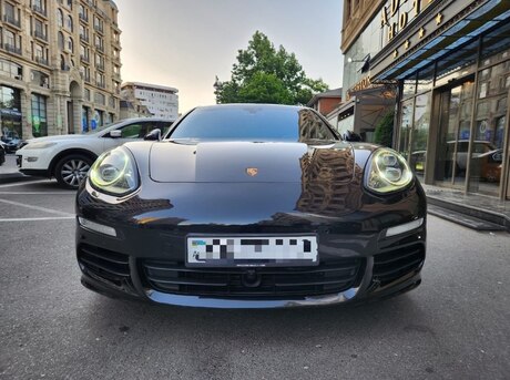 Porsche Panamera 4S Executive