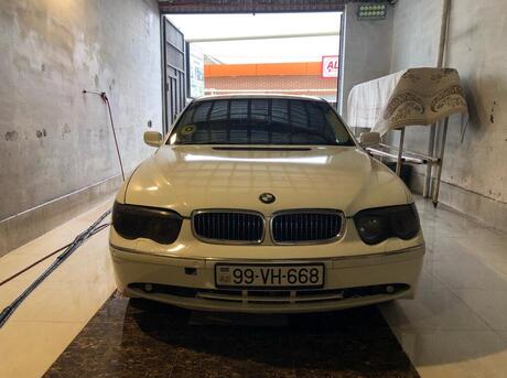 BMW 745