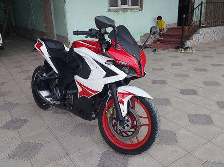 Bajaj Pulsar RS 200
