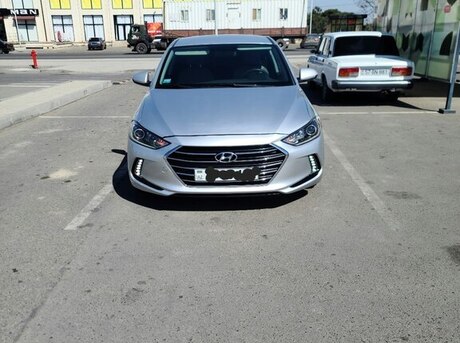 Hyundai Elantra 2018