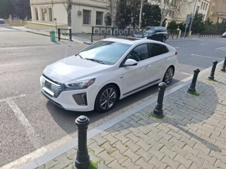 Hyundai IONIQ