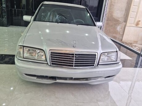Mercedes C 240