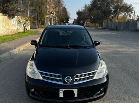 Nissan Tiida 2011