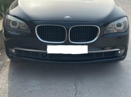 BMW 740 2009