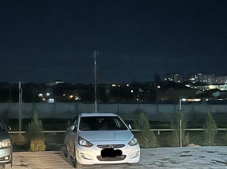 Hyundai Accent 2012
