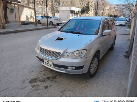 Mitsubishi Airtrek 2001