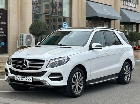 Mercedes  2017