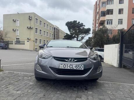 Hyundai Elantra 2012