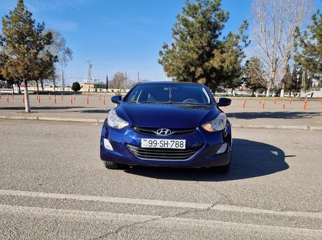 Hyundai Elantra 2011