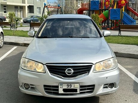 Nissan Sunny 2010