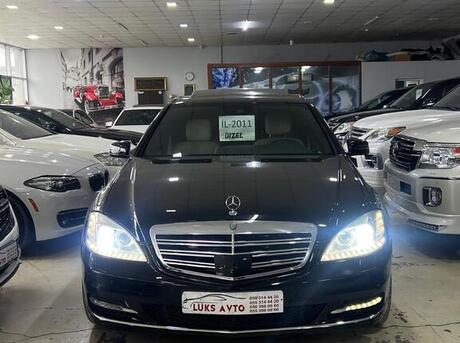 Mercedes S 320