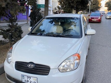 Hyundai Accent 2010