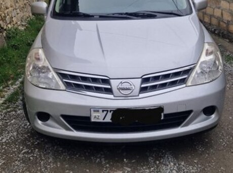 Nissan Tiida 2011