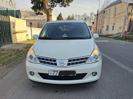 Nissan Tiida 2011