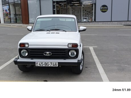 LADA (VAZ) Niva 2003