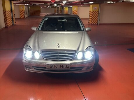 Mercedes E 240 2003