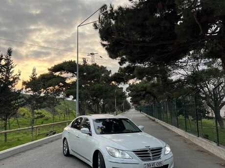 Hyundai Genesis 2010