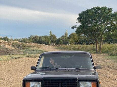 LADA (VAZ) 2107 2000