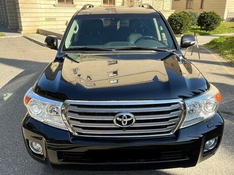 Toyota Land Cruiser 2012
