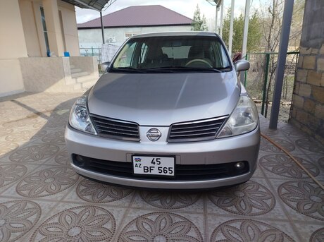 Nissan Tiida 2008