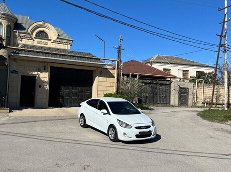 Hyundai Accent 2012