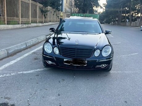Mercedes E 240 2003