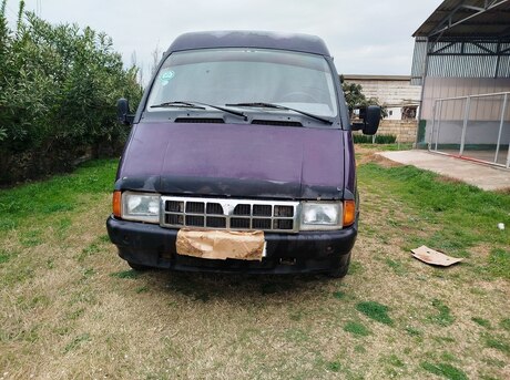 GAZ 2705 2001