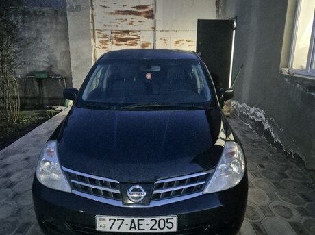 Nissan Tiida 2012
