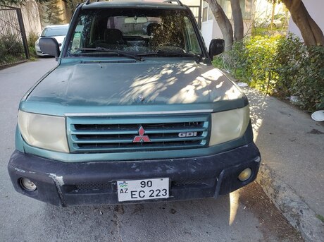 Mitsubishi Pajero io 1999