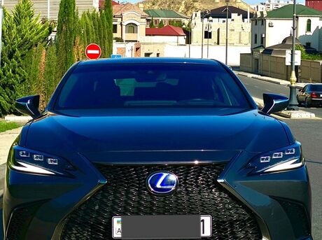 Lexus ES 300h 2022
