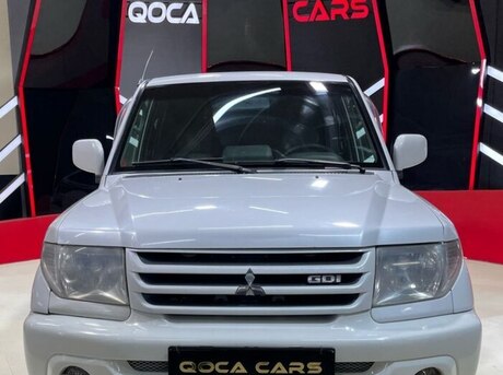 Mitsubishi Pajero io